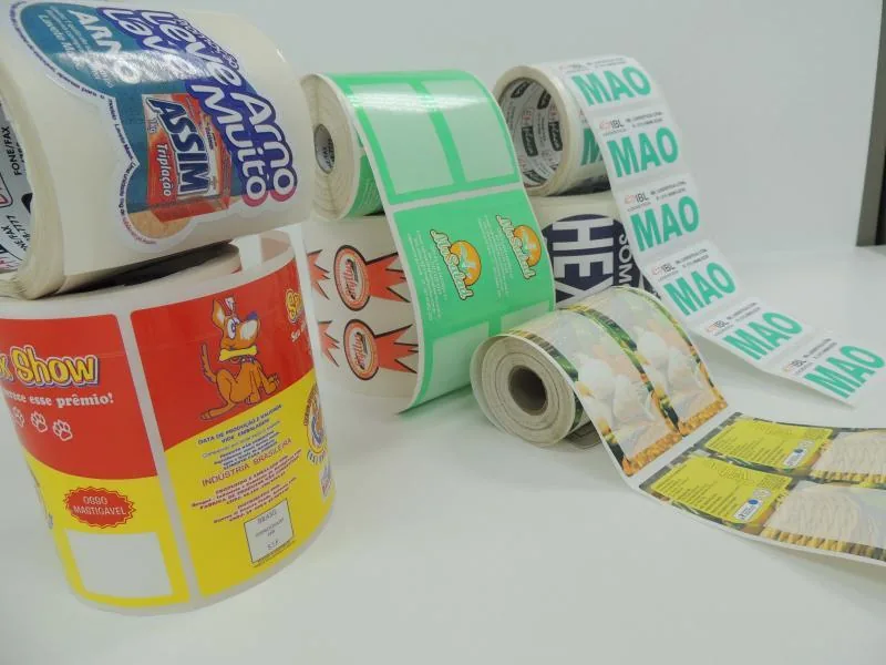 Bobinas de rótulos adesivos impressos para apresentação de produtos