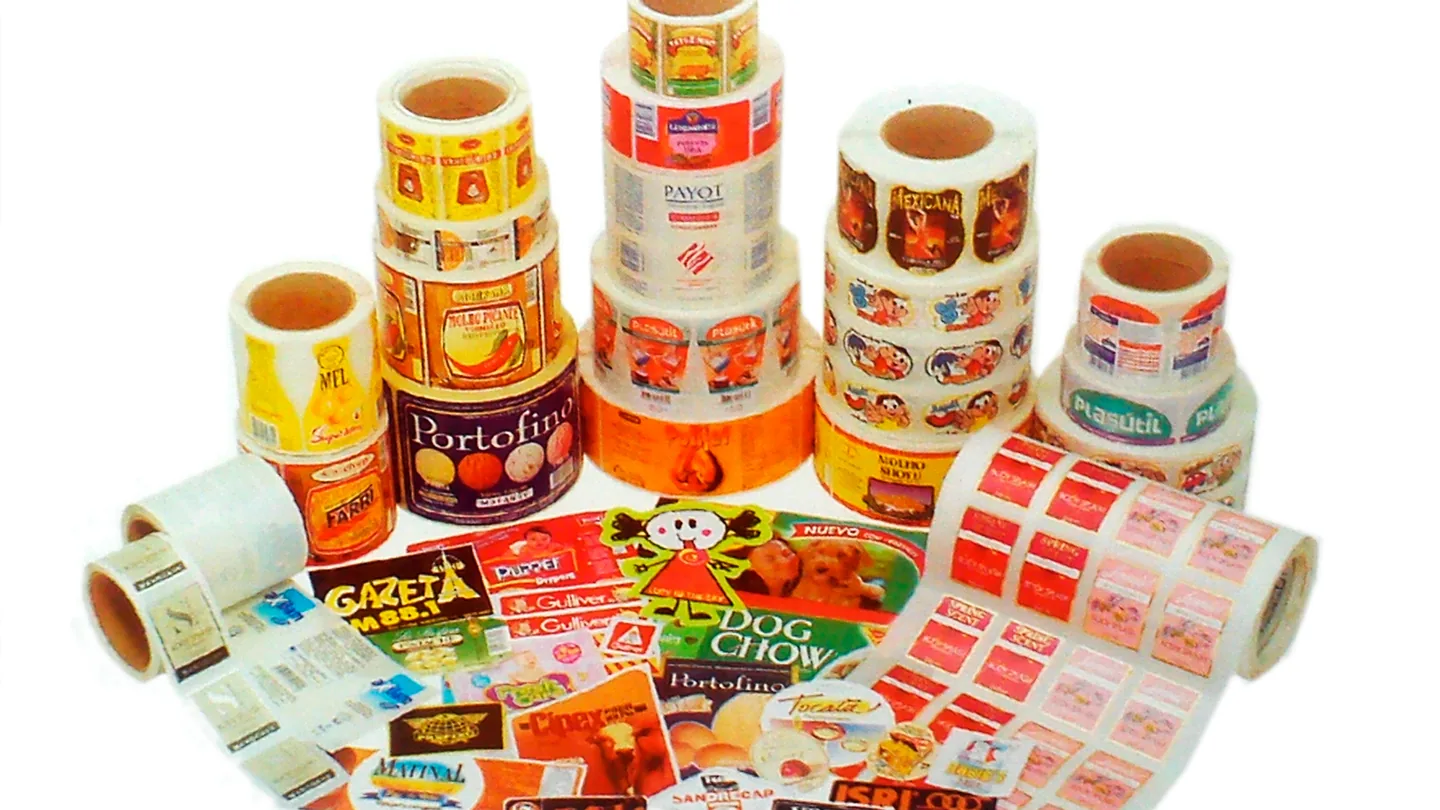 Rótulos impressos em diferentes formatos do acervo CEPRINT